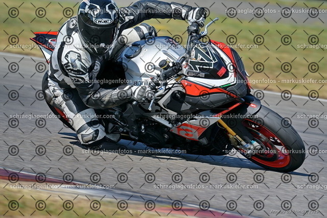 25bt04-0042 | markuskiefer.com - Realisiert mit Pictrs.com