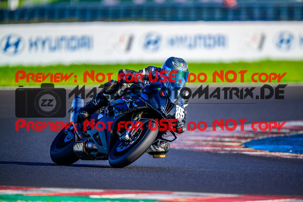 MaZZes_Fotomatrix_20250912_6007705_0640-2 | ROT