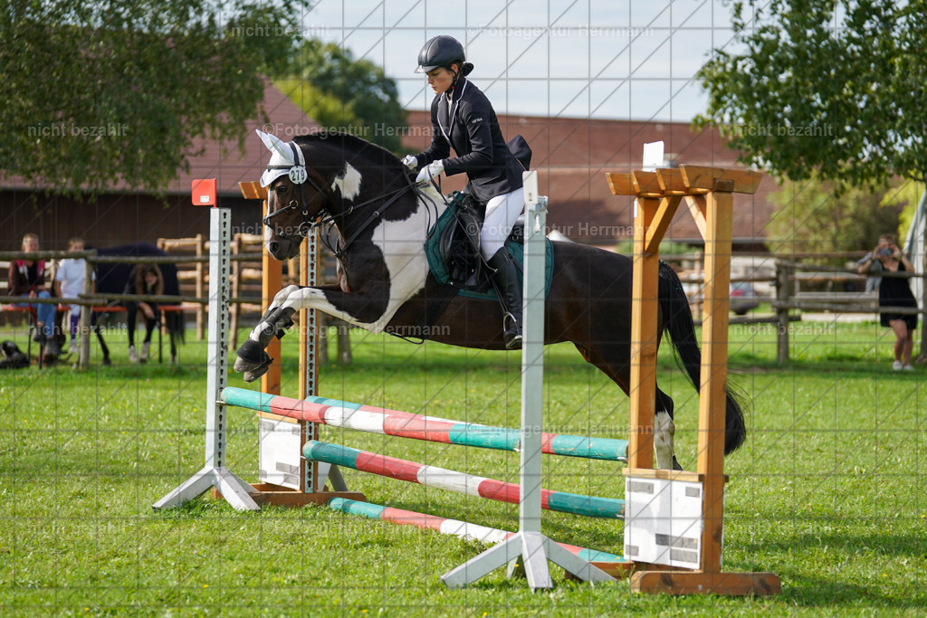 20230917-FAH09129 | Landsberg am Lech, 2023, Kaufbeuren, Kempten, Allgäu, Turnierfotografen Bayern, Fotoagentur Herrmann, Turnierbilder, Reitsport Fotos, Pferdefotograf, Augsburg, Bad Tölz, Dachau, Karlsfeld, Memmingen, Buchloe, Schwabmünchen