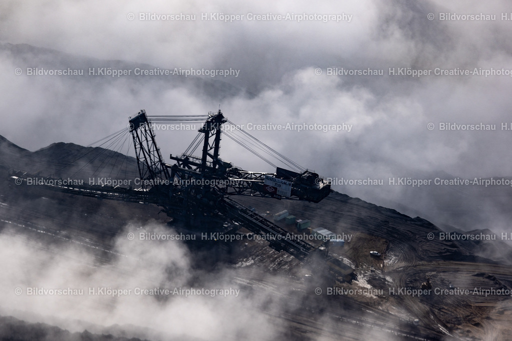 Luftbild -Tagebau-Garzweiler-Abraum-Schaufelradbagger -6651 | Luftbild Tagebau Garzweiler Abraum - Realisiert mit Pictrs.com