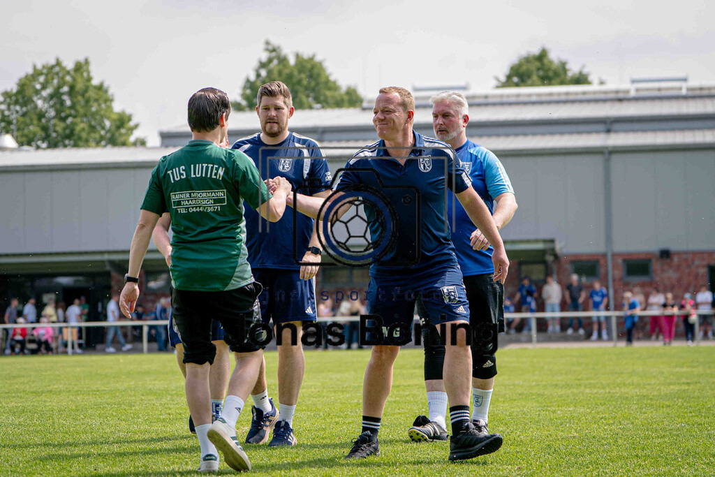 Fußball I Herren I Saison 2025-2026 I Bezirksliga Weser-Ems 4 I 33. Spieltag I TuS Lutten - SV Altenoythe I 18589 | jns.sportfotos - Realisiert mit Pictrs.com
