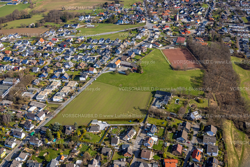 Froendenberg230214417 | Luftbild, Ortsansicht Hohenheide mit Sportplatz und Ackerfläche für geplantes Baugebiet, Herz-Jesu Kirche, Hohenheide, Fröndenberg, Ruhrgebiet, Nordrhein-Westfalen, Deutschland