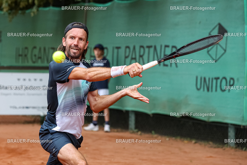 HTC Blau-Weiß Krefeld - LTTC Rot-Weiß Berlin  | Krefeld, Deutschland 21.07.2023, Gero Kretschmer (HTC Blau-Weiß Krefeld) gegen Nino Ehrenschneider (LTTC Rot-Weiss Berlin) ,

bei der 2. Tennis Bundesliga Nord Begegnung zwischen HTC Blau-Weiß Krefeld und LTTC Rot-Weiß Berlin am 21.07.2023 in Krefeld.

(Foto: BRAUER-Fotoagentur)
 
