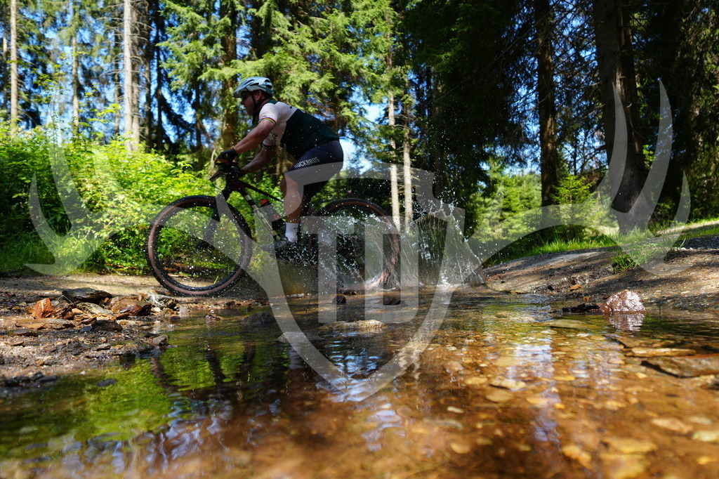 FC605481 | Fotogalerie der Treibjagd im Dunkelwald - Dein MTB Etappenrennen im Erzgebirge - Realisiert mit Pictrs.com