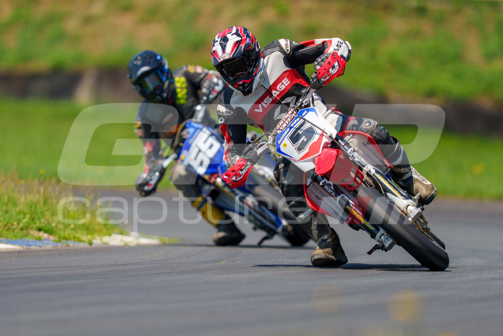 G-Cup + Supermoto Staatsmeisterschaft + Hungarian Supermoto Championship | GRIPcapture steht für authentische Sportfotografie in Österreich – für Momente, die mehr sind als Geschwindigkeit oder Ergebnis. Es geht um Emotion, Spannung, Fokus und den Augenblick, der oft nur einen Wimpernschlag dauert.Ob Motorsport, Teamsport oder 