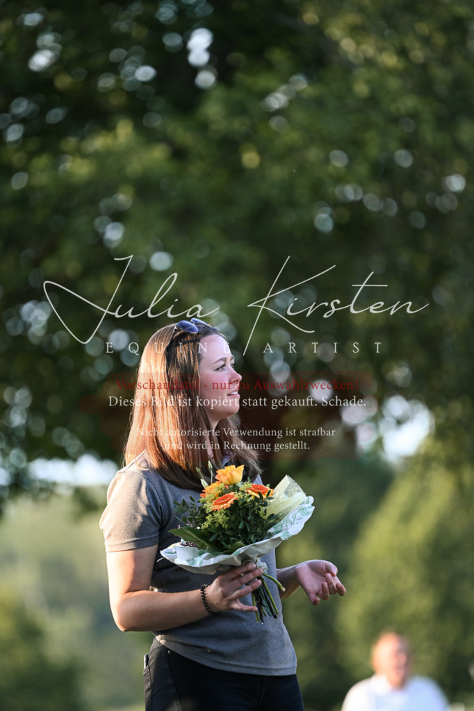 DSC_2006 | Pferde- und Turnierfotografie in Westsachsen. Pferdeportraits, Auftragszeichnungen und intuitive Kunst.