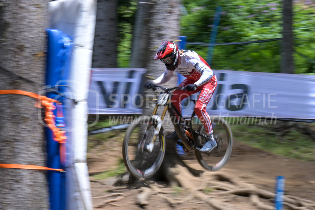 UCI Mountain Bike World Cup Lenzerheide 2022 - Downhill - 9. July 2022 | UCI Mountain Bike World Cup Lenzerheide 2022 - Downhill
Bike Kingdom, Lenzerheide
Bild: Sportfotografie Markus Aeschimann | www.markus-aeschimann.ch - Realisiert mit Pictrs.com