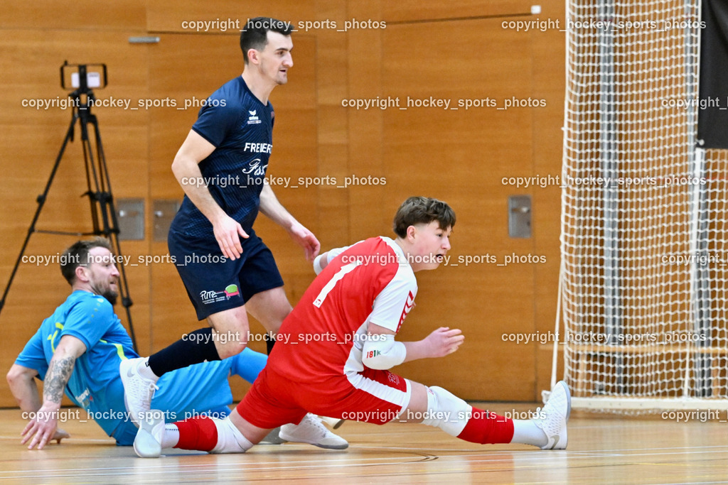 LPSV Kärnten vs. Futsal Versli Klagenfurt | #10 Denis Totoskovic versli.at Klagenfurt, #14 Enis Musanovic LPSV-Kärnten, #1 Armin Ibrahimovic LPSV-Kärnten, LPSV Kärnten vs. Futsal Versli Klagenfurt, LPSV Kärnten vs. Futsal Versli Klagenfurt am 01.02.2026 in Villach (Ballspielhalle St. Martin), Austria, (Photo by Bernd Stefan)