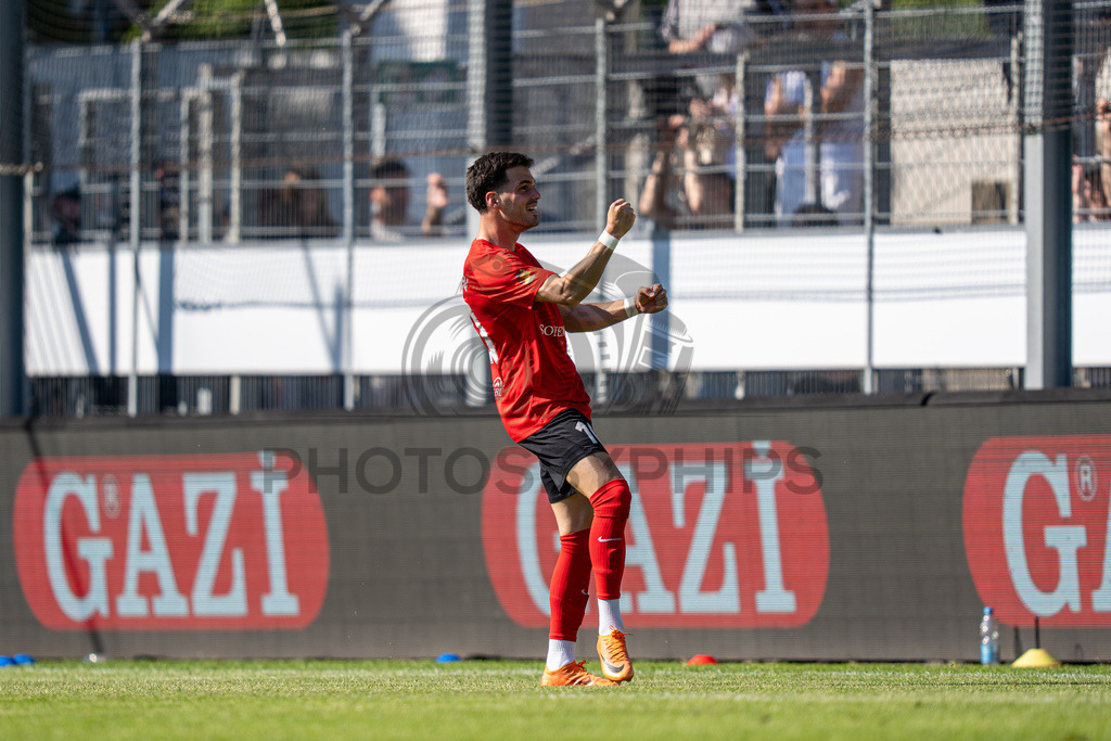 Stuttgarter Kickers vs. SG Sonnenhof Großaspach, Fussball, WFV-Pokal, Finale, 23.05.2026 | Mert Tasdelen (SG Sonnenhof Großaspach, #10) jubelt mit seinem Team nach dem Treffer zum 1:3,Stuttgarter Kickers vs. SG Sonnenhof Großaspach, Fussball, WFV-Pokal, Finale, 23.05.2026
