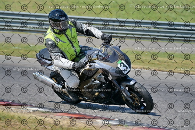 25bt04-0443 | markuskiefer.com - Realisiert mit Pictrs.com