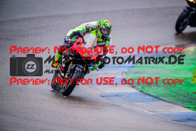 MaZZes_FotoMatrix_240521_6007705_4699 | INST