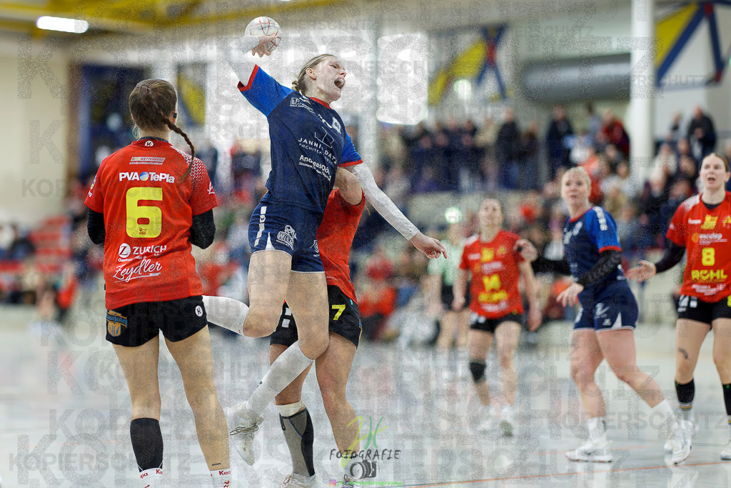 Frauen Regionalliga (HHV); HSG Wettenberg - TV Hüttenberg | Frauen Regionalliga (HHV); HSG Wettenberg - TV Hüttenberg am 06.12.2025 in Launsbach (Wettenberg) (Halle GS Launsbach (Wettenberg))Photo © 2025 - Jörg Heinrich - Realisiert mit Pictrs.com