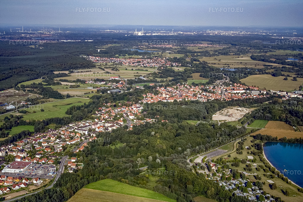 Vue aérienne: Vue de la ville depuis le sud-ouest à Lauterbourg dans le département Bas Rhin, France.Photo: IMG_8076.jpg prise le 15/09/2007 par Werner Riehm/FLY-FOTO.euRésolution de l'original: 3456 x 2304 px