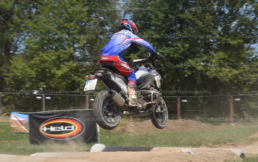 DSC_0493 | Sportfotografie , Motorsport, Motoross, Reitsport, Mointainbike, Enduro,
Landschaft , Outdoor, Eventfotografie, Landschaft, Bilder online bestellen - Realisiert mit Pictrs.com