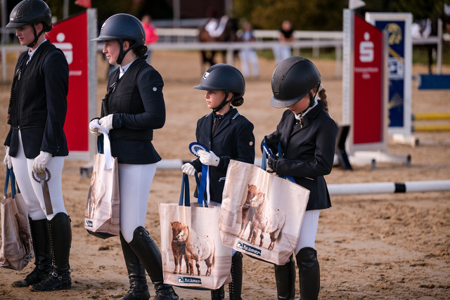 2026_10_03_Siefer-Hof_150409_Z81_43976474 | Professionelle Reitsport-, Turnier- und Eventfotografie von Robert Broda. Galerien mit ausgewählten und bearbeiteten Bildern direkt online ansehen und bestellen.