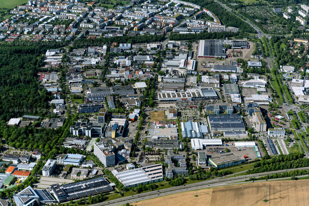 4033835 | SANKT GEORGEN 30.06.2020 Gewerbegebiet und Firmenansiedlung  in Sankt Georgen im Bundesland Baden-Württemberg, Deutschland // Industrial estate and company settlement  in Sankt Georgen in the state Baden-Wuerttemberg, Germany Foto: Gerhard Launer