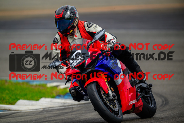 MaZZes_Fotomatrix_20250421_6007705_4865 | INST