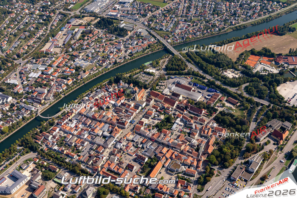 Aktuelles Luftbild von altstadt Kelheim - Die Luftaufnahme wurde 2020 mittels UL-Flugzeug erstellt ( keine Drohne ) - hochauflösende Kamera-Systeme von  Canon -Beste Qualität - Für grossformatige Ausdrucke geeignet. Die Geschenkidee !