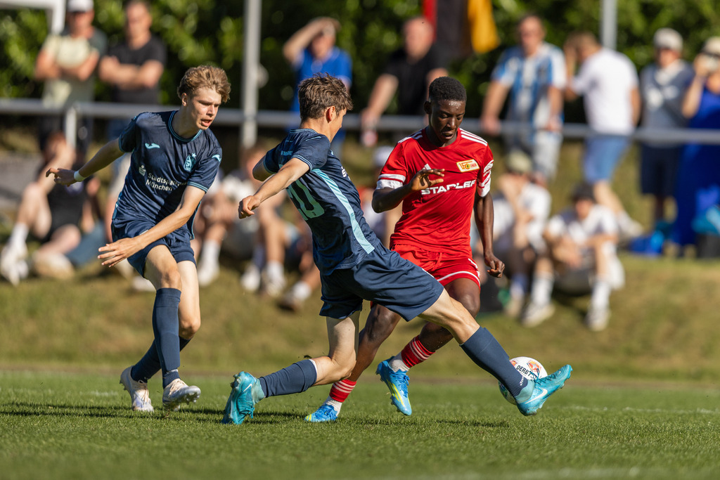 Fußball I Männer I 40. Pfingscup Hollage I 13450 | realhellocedii - Realisiert mit Pictrs.com