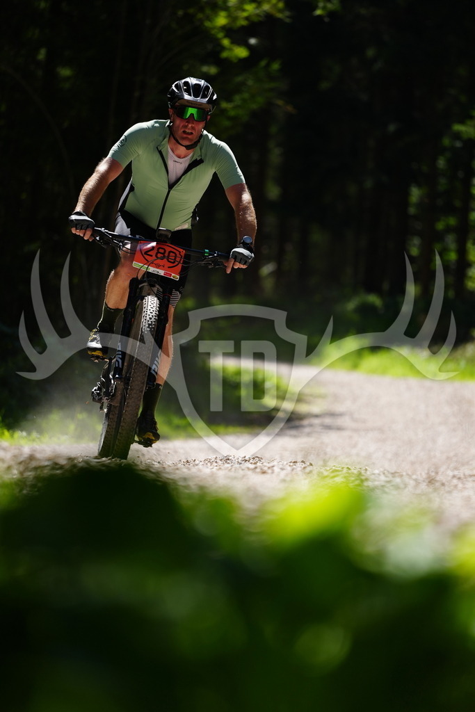 FC102063 | Fotogalerie der Treibjagd im Dunkelwald - Dein MTB Etappenrennen im Erzgebirge - Realisiert mit Pictrs.com