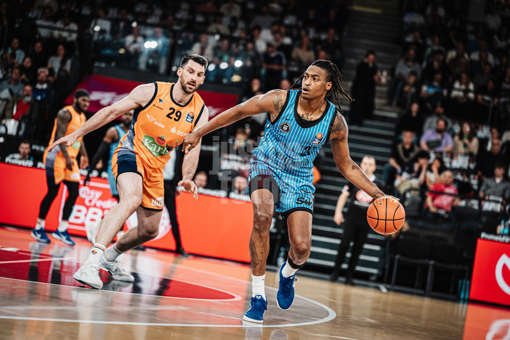 Basketball | Männer | Saison 2025/2026 | easyCredit Basketball Bundesliga | 13. Spieltag | Veolia Towers Hamburg vs. Rostock Seawolves | 22.04.2026 | Karl Gamble II (#27, Veolia Towers Hamburg) in Ballbesitz