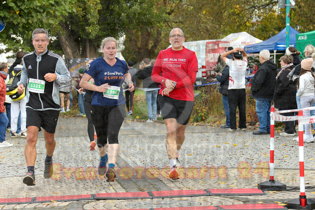 241020_1110_EX1_1288 | Sportfotografie im Rhein-Sieg Kreis, Köln, Bonn, NRW, Rheinland Pfalz, Hessen, etc. Unser Tätigkeitsfeld umfasst den Laufsport vom Volkslauf über den Marathon, Duathlon, Triathon bis zum Ultralauf wie Kölnpfad Ultra oder Schindertrail.