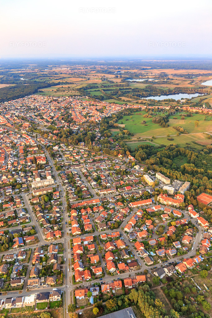 Luftbild: Ortsansicht in Jockgrim im Bundesland Rheinland-Pfalz in Deutschland. Foto: IMG_110742.jpg vom 05.09.2018 durch Werner Riehm/FLY-FOTO.de