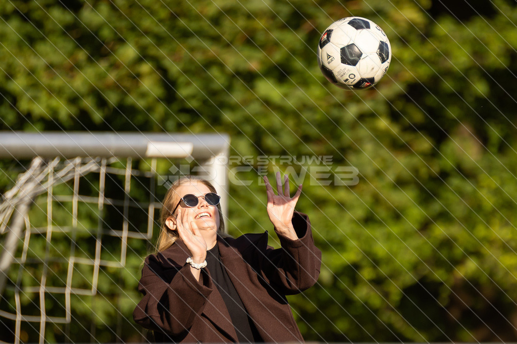 20250928_Picselweb-Fotografie_1R3_2450 | Spielszenen aus dem Spiel VfL Güldenstern Stade - Rotenburger SV. Ergebnis 0:3 - Realisiert mit Pictrs.com