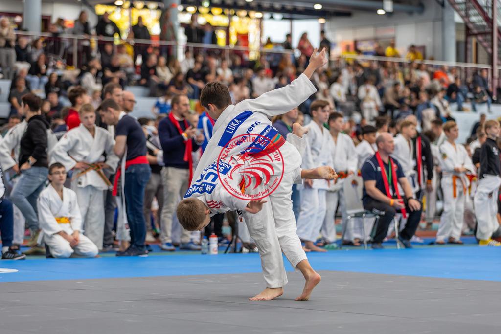 Internationaler Adler Cup 2024 | Foto vom Internationalen Adler Cup Judo Turnier im Sport- und Freizeitzentrum Kalbach im Oktober 2024 - Realisiert mit Pictrs.com