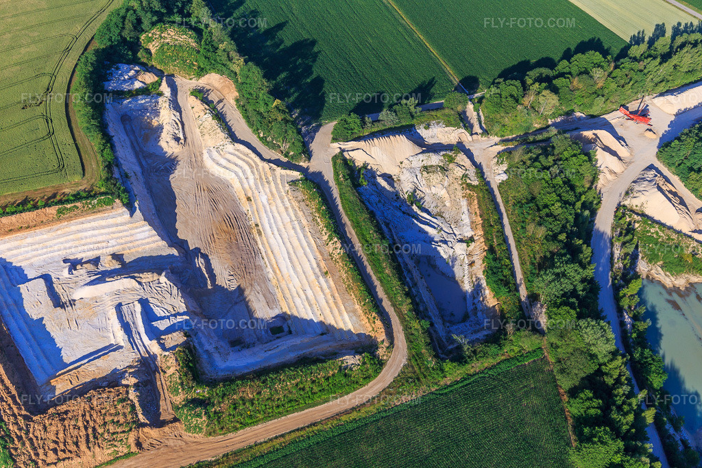 Aerial view: Eska - Derichebourg Environment in the district Altenstadt in Wissembourg in the state Bas-Rhin, France. – Photo: IMG_100972.jpg taken on 06/17/2017 by Werner Riehm/FLY-FOTO.com – Resolution of the original: 5472 x 3648 px
