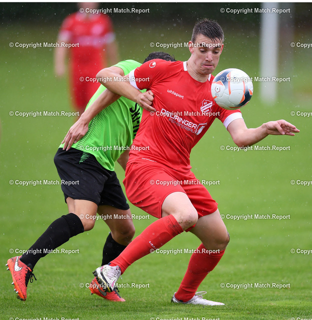 Fussball Landesliga  2021/2022: SG Empfingen - SV Nehren | Fussball  Landesliga  2021/2022    07.08.2021SG Empfingen - SV NehrenPhilipp Kress (SG Empfingen, re) gegen Benjamin Schindler (SV Nehren, li)FOTO: ULMER PressebildagenturxxNOxMODELxRELEASExx