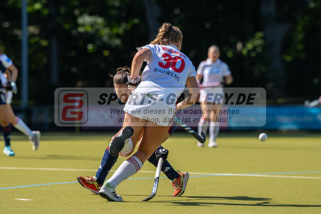 SFE_20230916_0016 | Hockey 1. Bundesliga Damen Rot-Weiss - Mannheimer HC am 16.09.2023 in Köln (KTHC Stadion Rot-Weiss Köln Tennis and Hockey Club), Photo: Stephan Fehrmann 2023 (Sports-Gallery),Felicia Wiedermann ( Rot-Weiss Köln #30 )