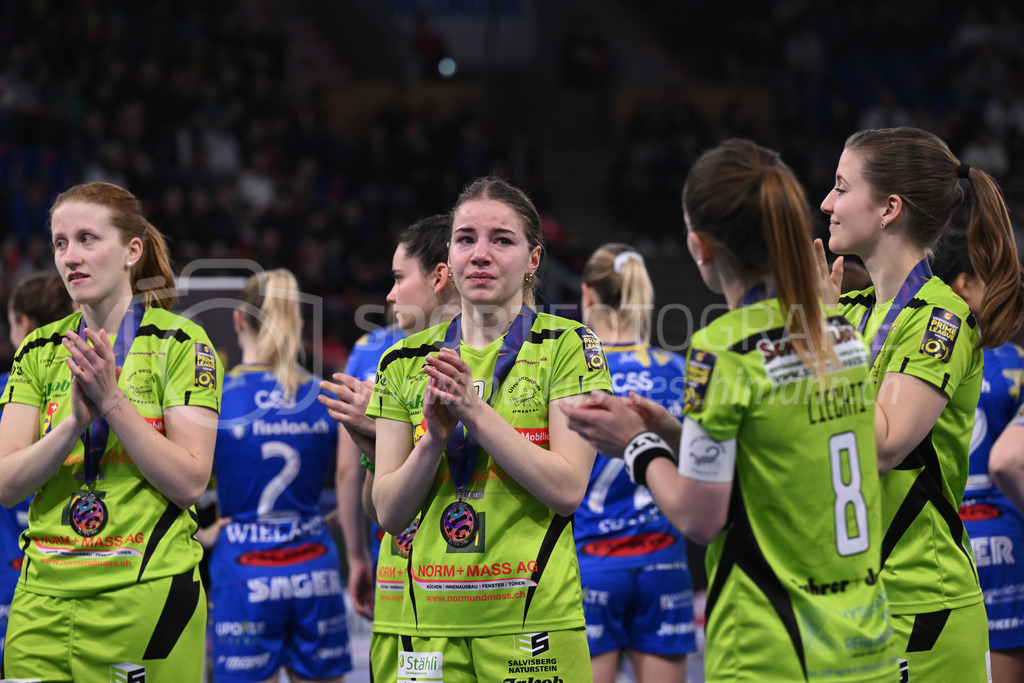 Kloten-Dietlikon Jets vs Skorpion Emmental Zollbrück - 15. April 2023 | Kloten-Dietlikon Jets vs Skorpion Emmental Zollbrück
Stimo Arena, Kloten
Corina Grundbacher (#9 Skorpion Emmental Zollbrueck) und Naja Ritter (#3 Skorpion Emmental Zollbrueck).
Bild: Sportfotografie Markus Aeschimann | www.markus-aeschimann.ch - Realisiert mit Pictrs.com