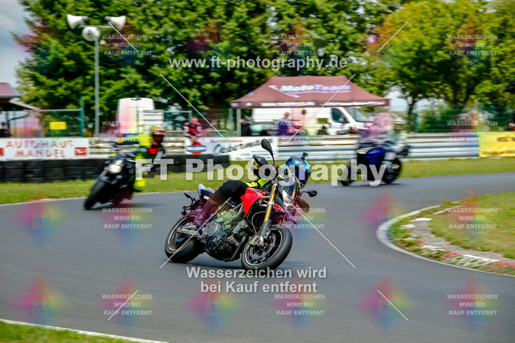 VBK-4911 | Hier findet Ihr Bilder von Touristenfahrten auf der Nürburgring Nordschleife oder von anderen Veranstaltungen die ich besucht habe. Viel Spass beim Durch Schauen 