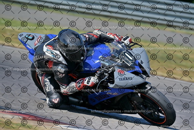25bt04-0050 | markuskiefer.com - Realisiert mit Pictrs.com