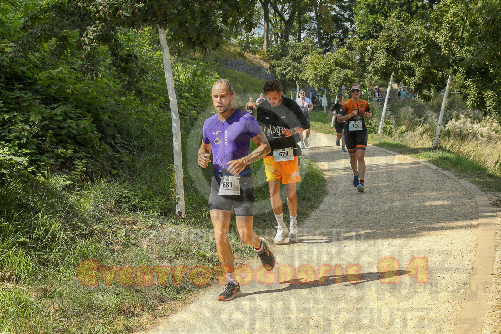 250824_1450_EX1_7779 | Sportfotografie im Rhein-Sieg Kreis, Köln, Bonn, NRW, Rheinland Pfalz, Hessen, etc. Unser Tätigkeitsfeld umfasst den Laufsport vom Volkslauf über den Marathon, Duathlon, Triathon bis zum Ultralauf wie Kölnpfad Ultra oder Schindertrail.