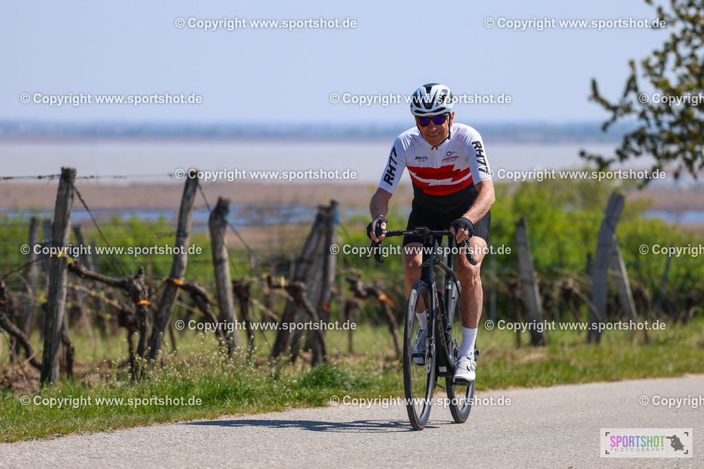IMG_8782 | @sportshot_your_pictrs #yourpictures#roadtowm2029 #nrm #neusiedlerseeradmarathon #neusiedlersee #neusiedlerseetourismus #burgenland #mörbisch #nrm26 #burgenlandtourismus #voglundco #poweredbyburgenlandtourismus #radsport #rad #marathon #ucigranfondo #visitburgenland #ucigranfondoworldseries