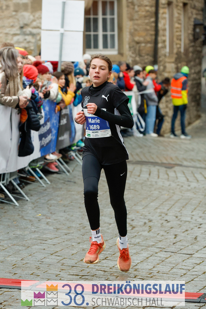 1700m Stadtwerke Jugendlauf | 3 Koenigslauf 2024 1700m Stadtwerke Jugendlauf - Realisiert mit Pictrs.com