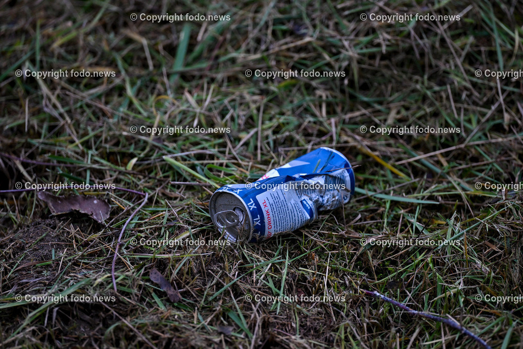 Muell_ Mist_ 11.12.2024-17 | 11.12.2024, Linz, AUT, Muell, Mist, im Bild Unachtsam weggeworfener Muell im Wald, Augebiet, Dosen, Blech, Abfall, Gift, Straeucher, Gebuesch, Weg, Pfand, Dosenpfand