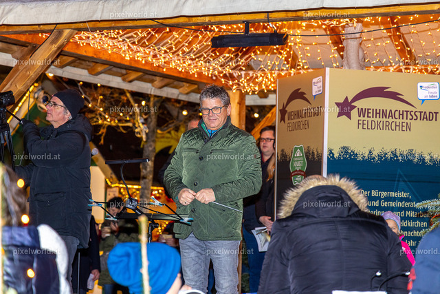 Blasmusikkonzert am Christkindlmarkt | Bildershop von pixelworld.at - Realisiert mit Pictrs.com