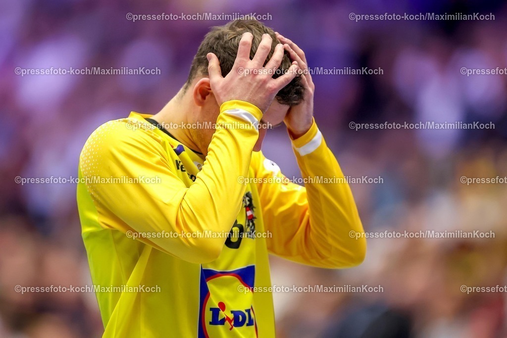 EHF17012601136 | 17.01.2026, Handball, Men's EHF EURO 2026, Österreich - Spanien, Jyske Bank Boxen in Herning, Dänemark, Preliminary Round:  Constantin Möstl (Austria #98) enttäuscht Enttäuschung 
