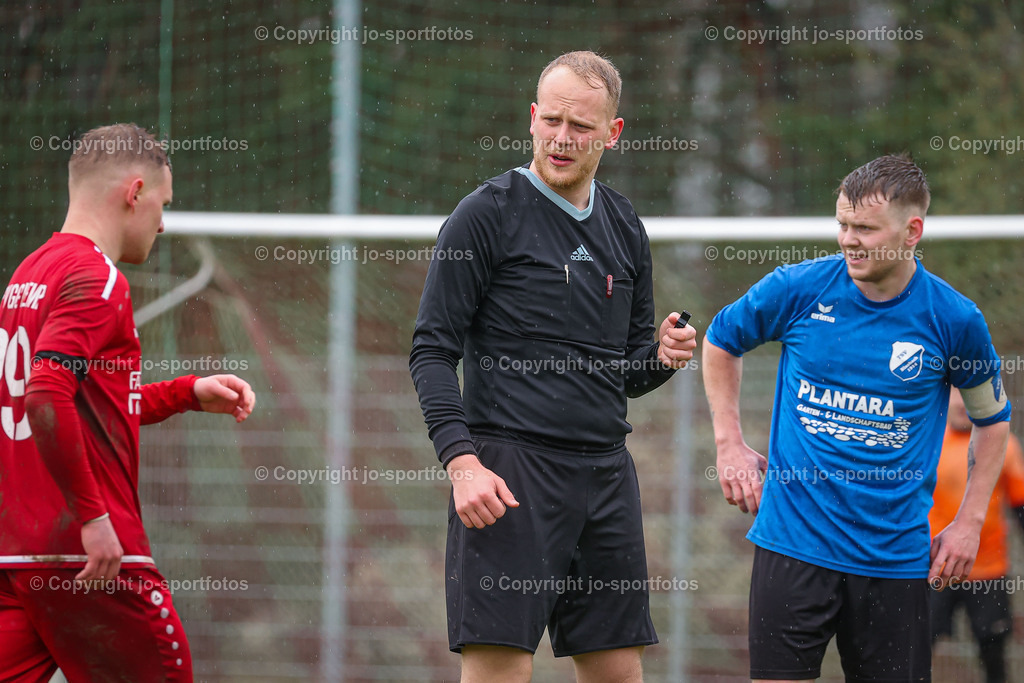 BQ3I4970 | 15.04.2023; kreisliga A Wetzlar; Rasenplatz Niederlemp; SpVgg Lemp - TSV Blasbach; Ergebnis: 0:1 (0:0)