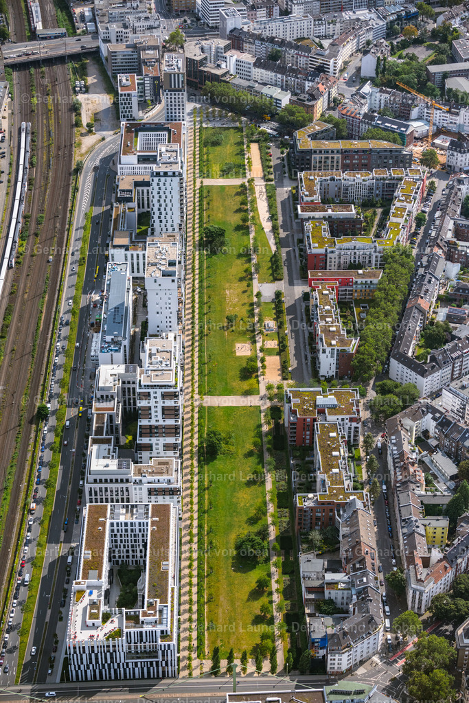 4049602 | moderne Büro-und Wohnhäuser am Berty-Albrecht-Park, Düsseldorf