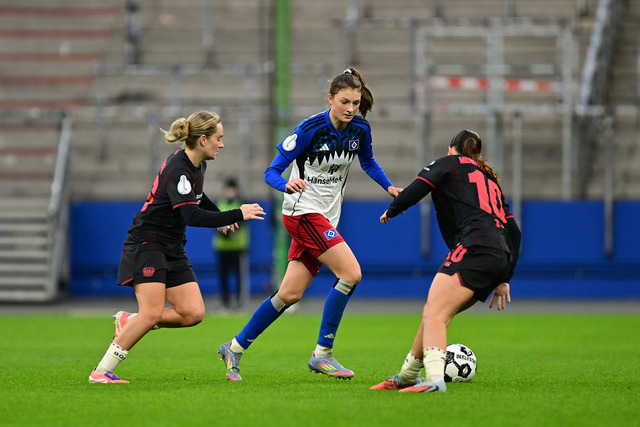 Fußball I Frauen I Saison 2025-2026 I DFB-Pokal I Achtelfinale I Hamburger SV - Bayer 04 Leverkusen I 15740 | Der Sportfotograf. - Realisiert mit Pictrs.com