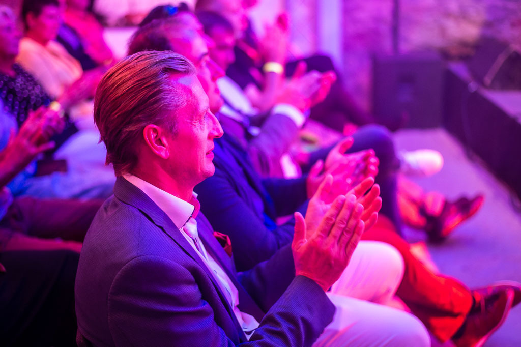 Tango meets Cuba | Tango meets Cuba mit den Klazz Brothers & Cuba Percussion im Forte Belvedere Leisnig zum Festival Hallo Leisnig 2022. - Realisiert mit Pictrs.com