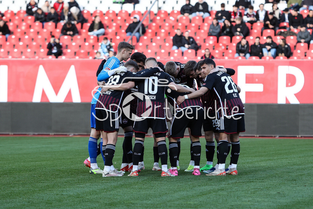 1. FC Nürnberg II - FC Bayern Amateure | Das Team der kNürnberger motiviert sich nochmal vor der Partie