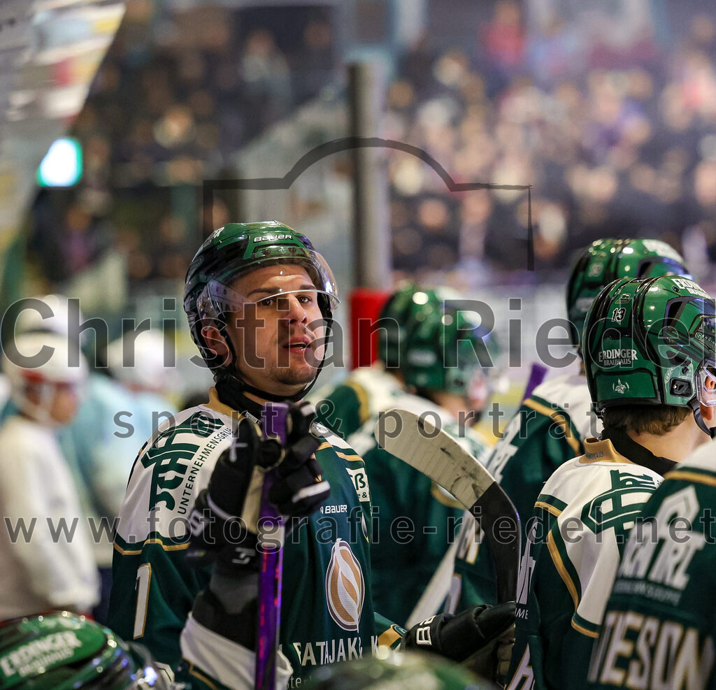 2025-12-23_095_TSV_Erding_gegen_Heilbronner_Falken | Erding, Deutschland, 23.12.2025:Eishockey, Oberliga Süd 2025 / 2026, 29. Spieltag, TSV Erding gegen Heilbronner Falken, Endergebnis: 5:4Louis Trattner (Erding Gladiators, #7)Foto: Christian Riedel / fotografie-riedel.net