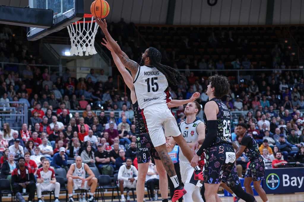 Pro A BAYER GIANTS vs Uni Baskets Münster-8 | Fotos von Basketballspielen aus dem Raum NRW fotografiert von Gero Mueller-Laschet und Daniel Schaefer - Realisiert mit Pictrs.com