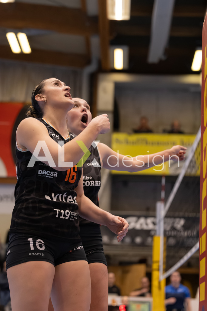 Volleyball I Frauen I Saison 2025-2026 I Volleyball NLA | Women I Round 16 I VC Kanti Schaffhausen - Viteos NUC I 31.01.2026 | 16 Scambray Tia (US) (Viteos NUC) – Außenangriff  //  9 Dvoracek Maia (US) (Viteos NUC) – Diagonalangriff - Realisiert mit Pictrs.com