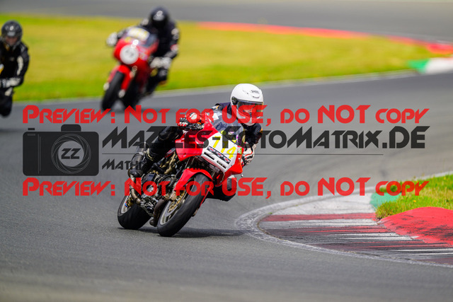 MaZZes_FotoMatrix_240724_6007705_8596 | GELB